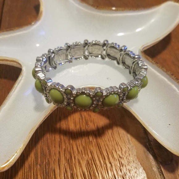 Bracelets - Picture 4 of 6